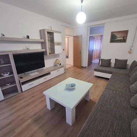 Apartman Yellow - Self Check In Osijek Ngoại thất bức ảnh