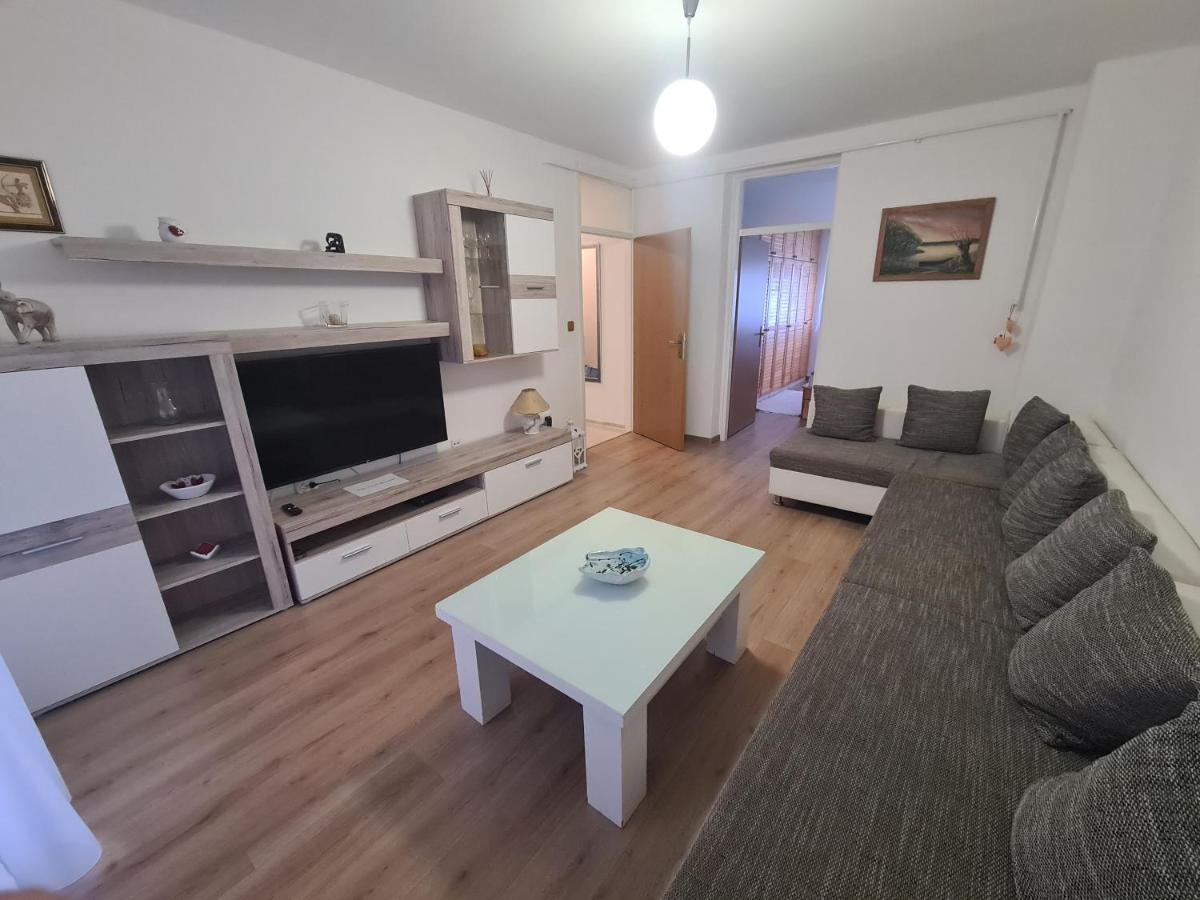 Apartman Yellow - Self Check In Osijek Ngoại thất bức ảnh