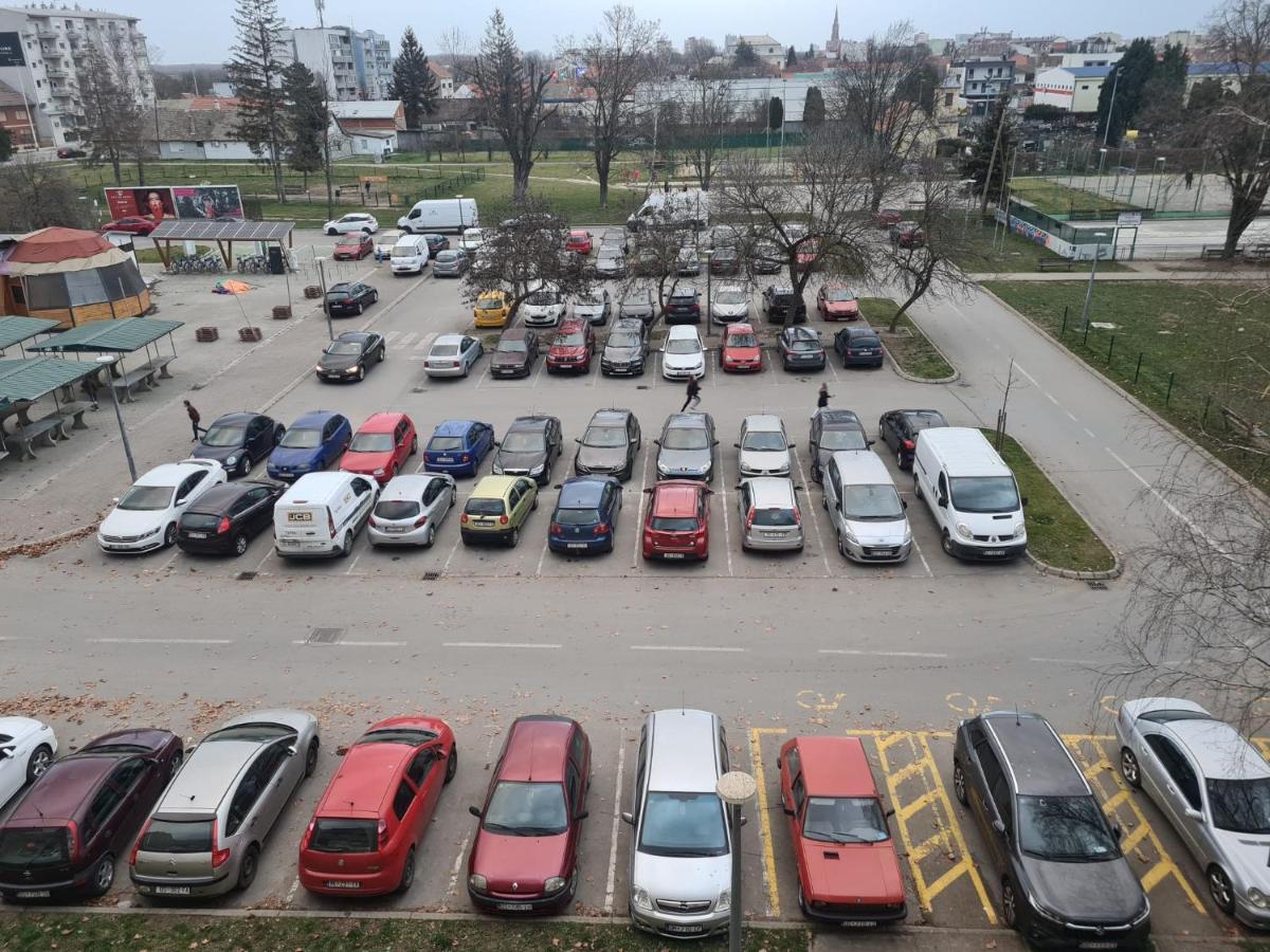 Apartman Yellow - Self Check In Osijek Ngoại thất bức ảnh