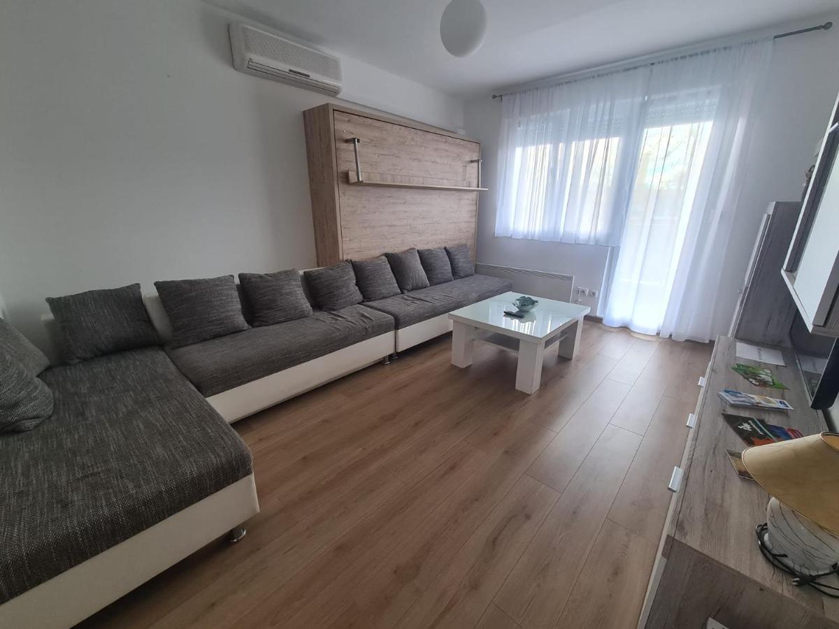 Apartman Yellow - Self Check In Osijek Ngoại thất bức ảnh